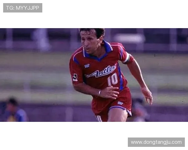 世界足球明星的独特魅力与歪嘴风采揭秘 世界足球明星的独特魅力与歪嘴风采揭秘