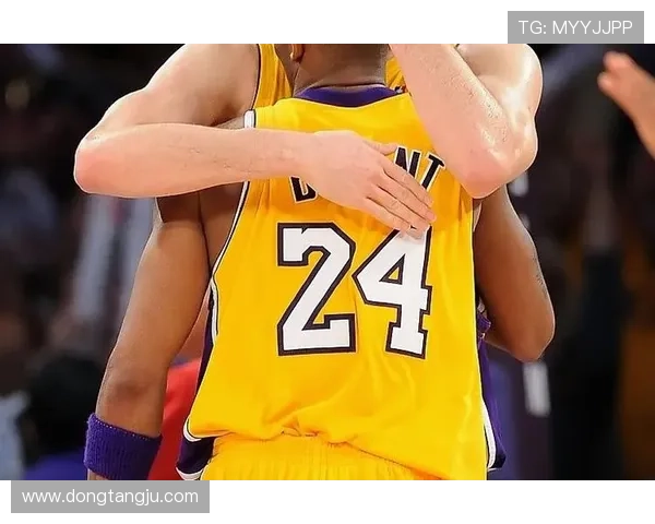 中国11号球衣足球明星的辉煌历程与传奇故事解析 中国11号球衣足球明星的辉煌历程与传奇故事解析