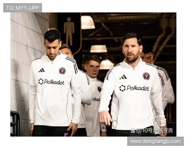 深入探讨足球明星的独特魅力与卓越才能解析